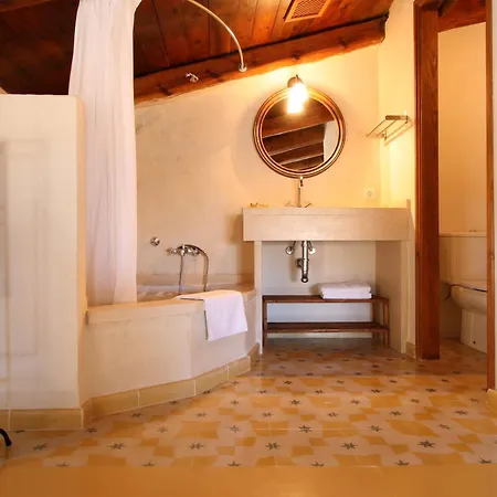 Sa Bisbal - Turismo De Interior 4*
